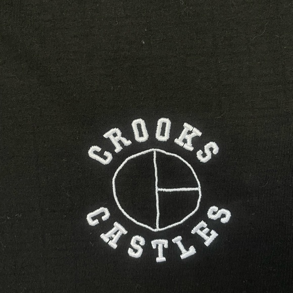 Crooks & Caster Embroidered Tee Shirt (M) - Picture 5 of 6